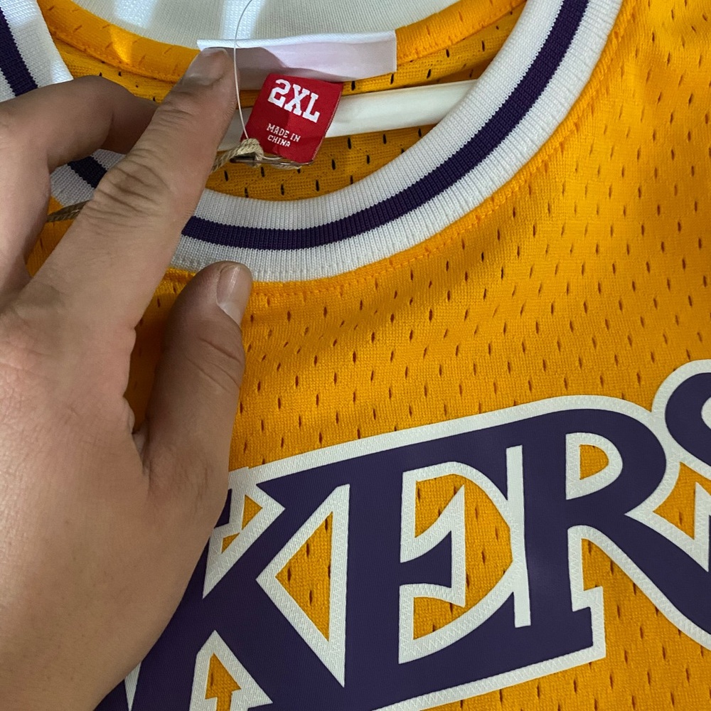 Magic Johnson - Picture 4 of 8